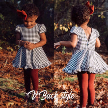 Load image into Gallery viewer, 3T Snow princess Pinafore (Ready to ship)
